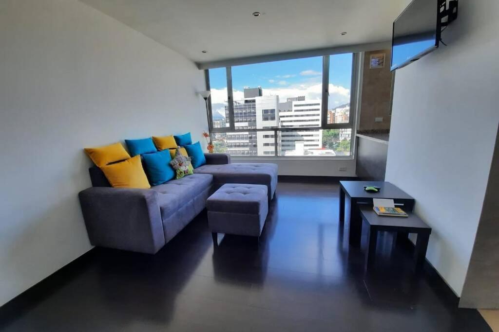 DELUX TOWER SUITE - Housity