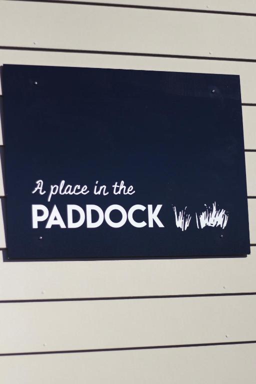 A Place in the Paddock - Resim 15