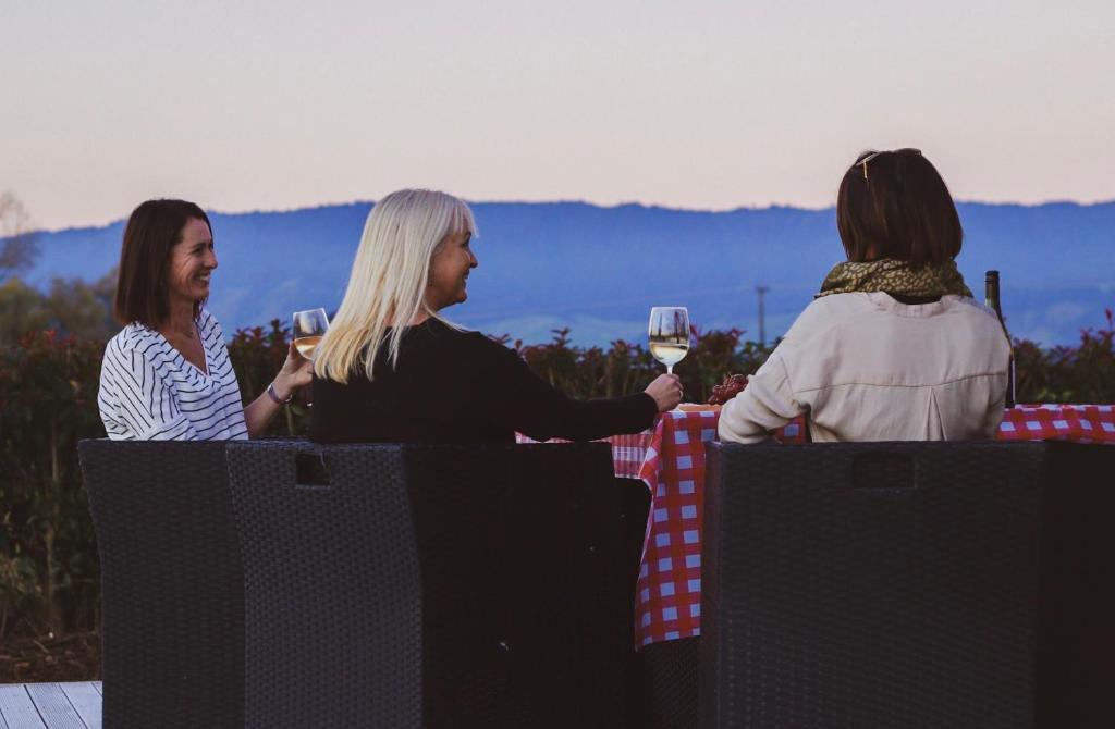 A Place in the Paddock - Resim 16