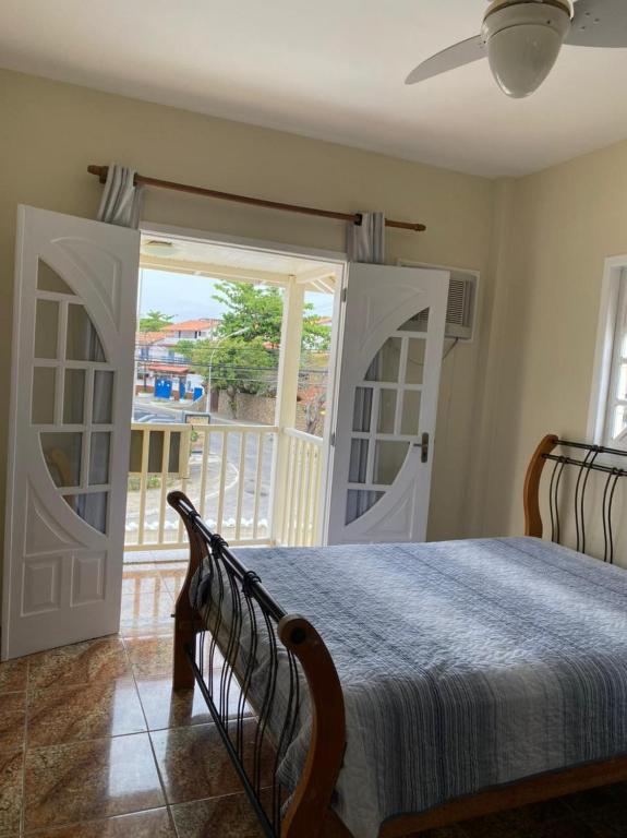  casa com 3 suítes em cabo frio-RJ