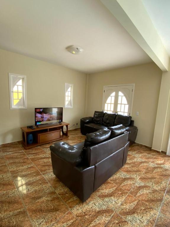  casa com 3 suítes em cabo frio-RJ