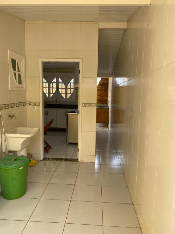  casa com 3 suítes em cabo frio-RJ