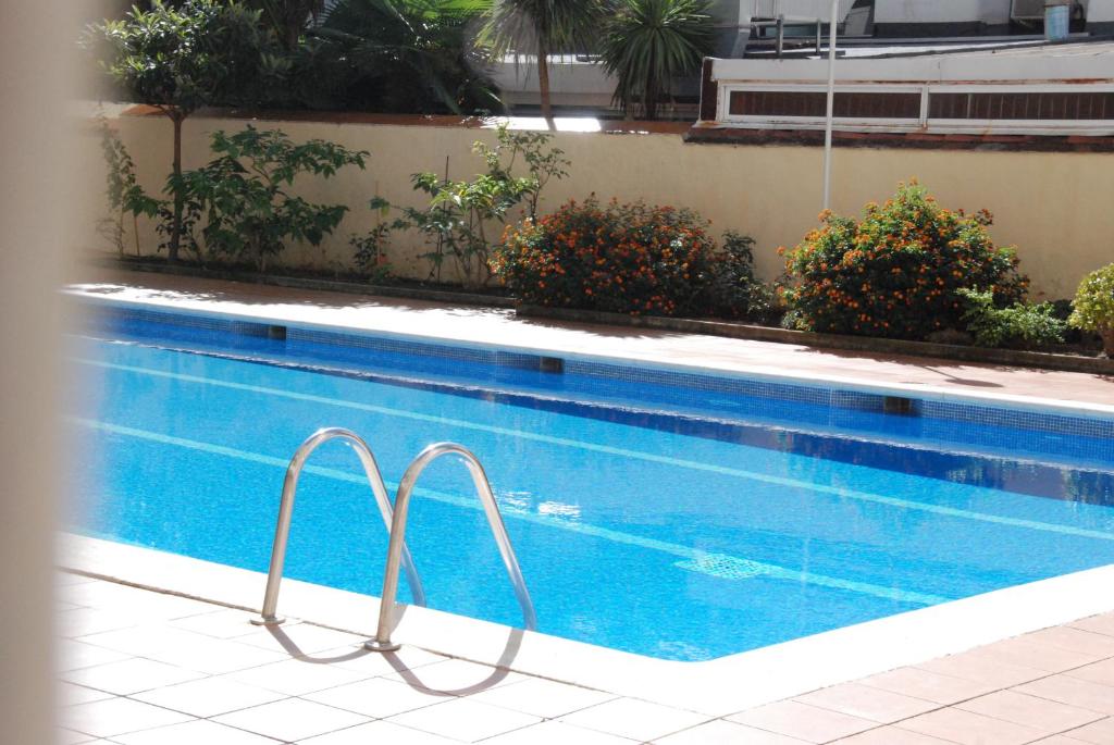The swimming pool at or near Apartamentos Decathlon