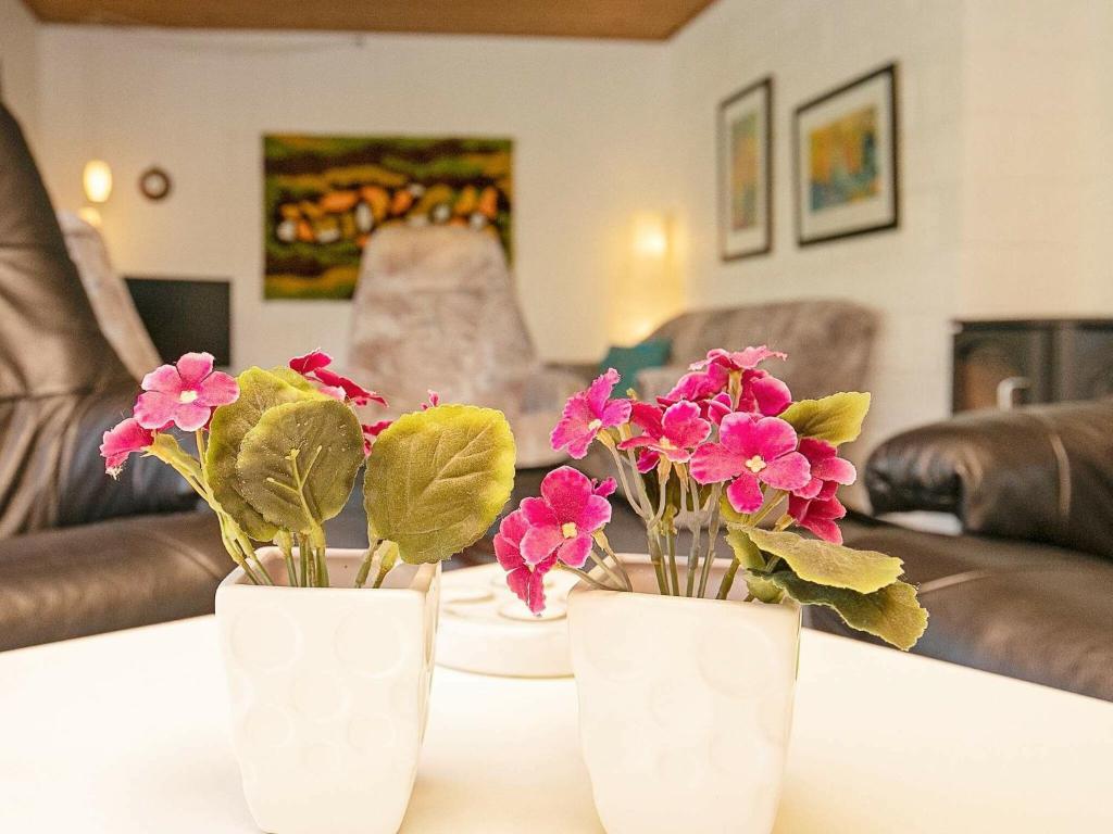 Posezení v ubytování 6 person holiday home in Spøttrup-By Traum