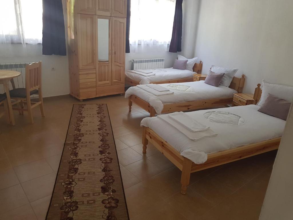 Къща за гости Камината - Comfort Triple Room