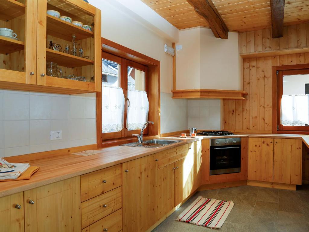 Kuchyňa alebo kuchynka v ubytovaní Holiday Home Stali di Ettore by Interhome