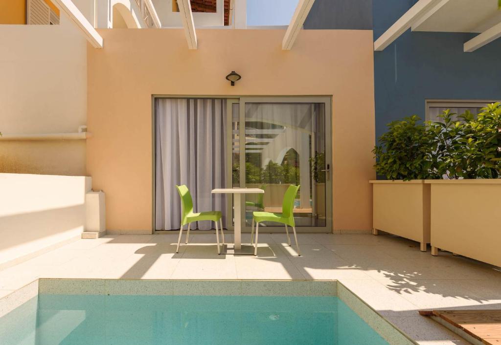 Bazén v ubytování Sunrise Zante - Adults Only Hotel nebo v jeho okolí