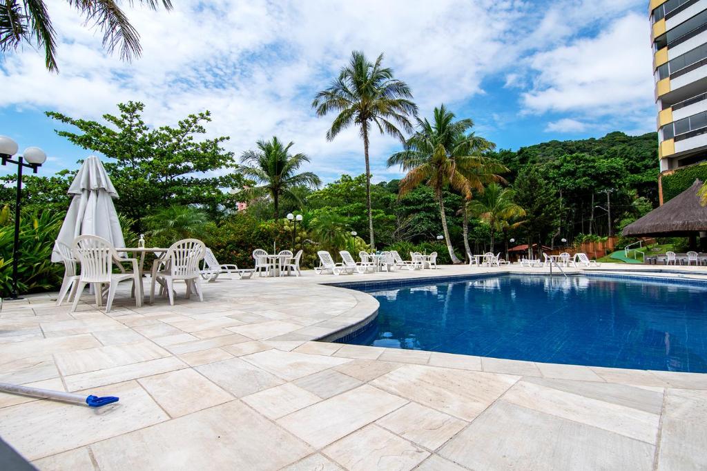  Ap com WiFi piscina e praia privativa no Guaruja