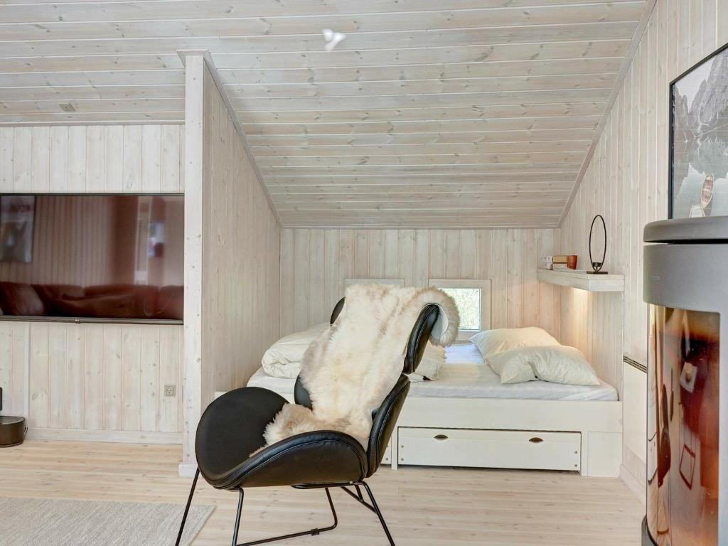 TV a/nebo společenská místnost v ubytování Luxury Retreat near Beach