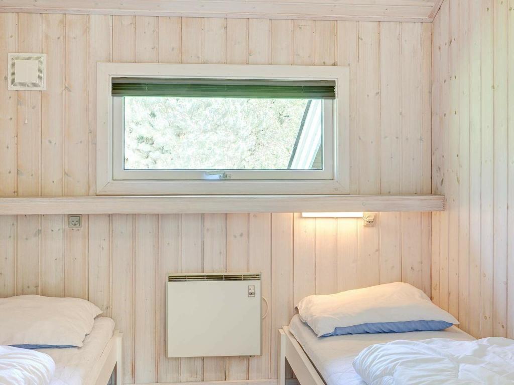 Postel nebo postele na pokoji v ubytování Luxury Retreat near Beach