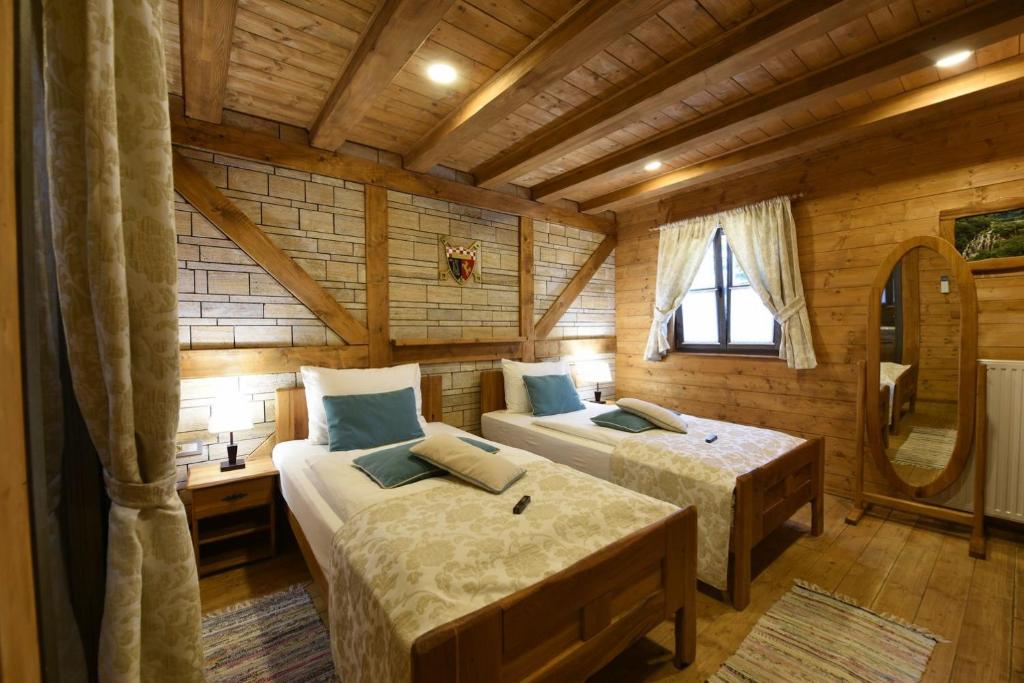 Ethno Houses Plitvice Lakes Hotel - Chambre Lits Jumeaux
