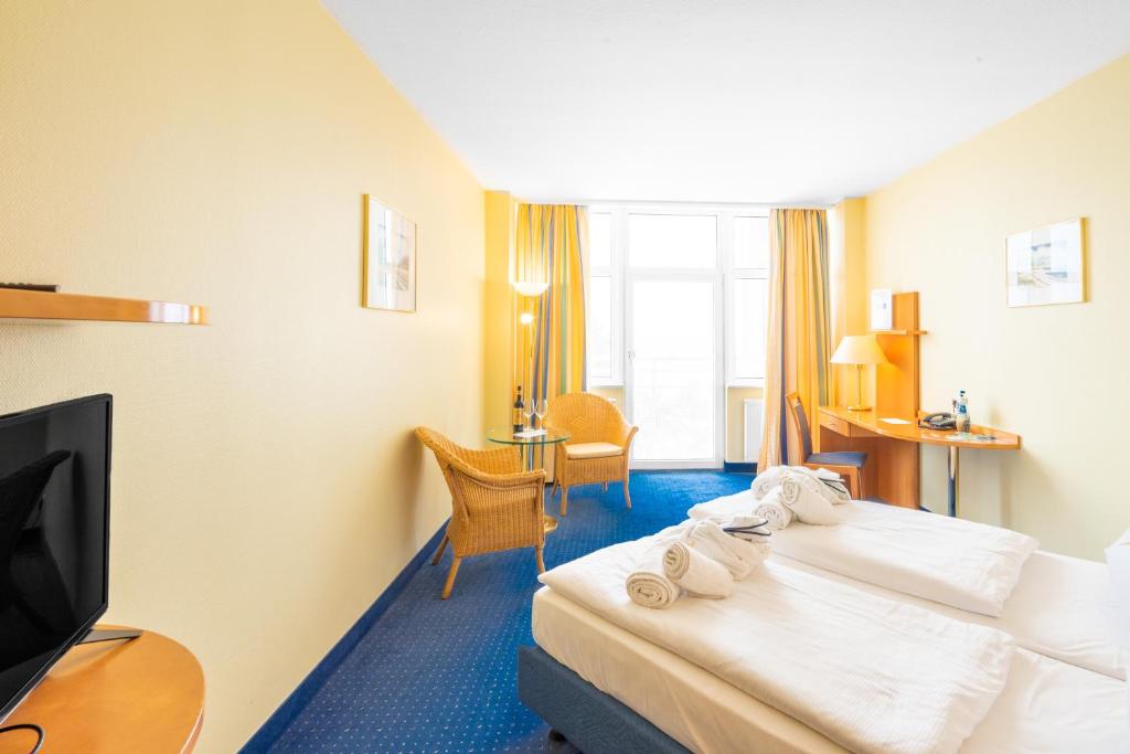 Arkona Strandhotel - Double Room With Balcony And Sea View
