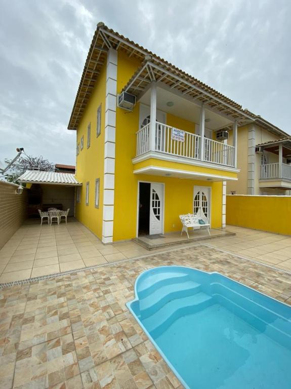  casa com 3 suítes em cabo frio-RJ