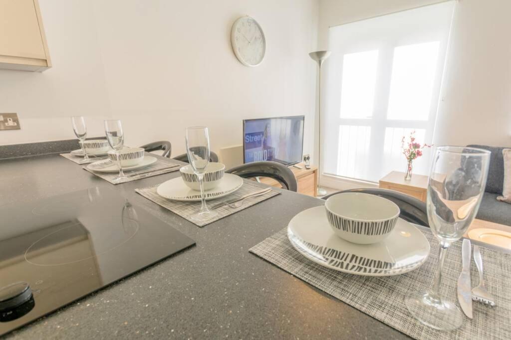 Modern York City Centre Apartment With Free Gated Parking