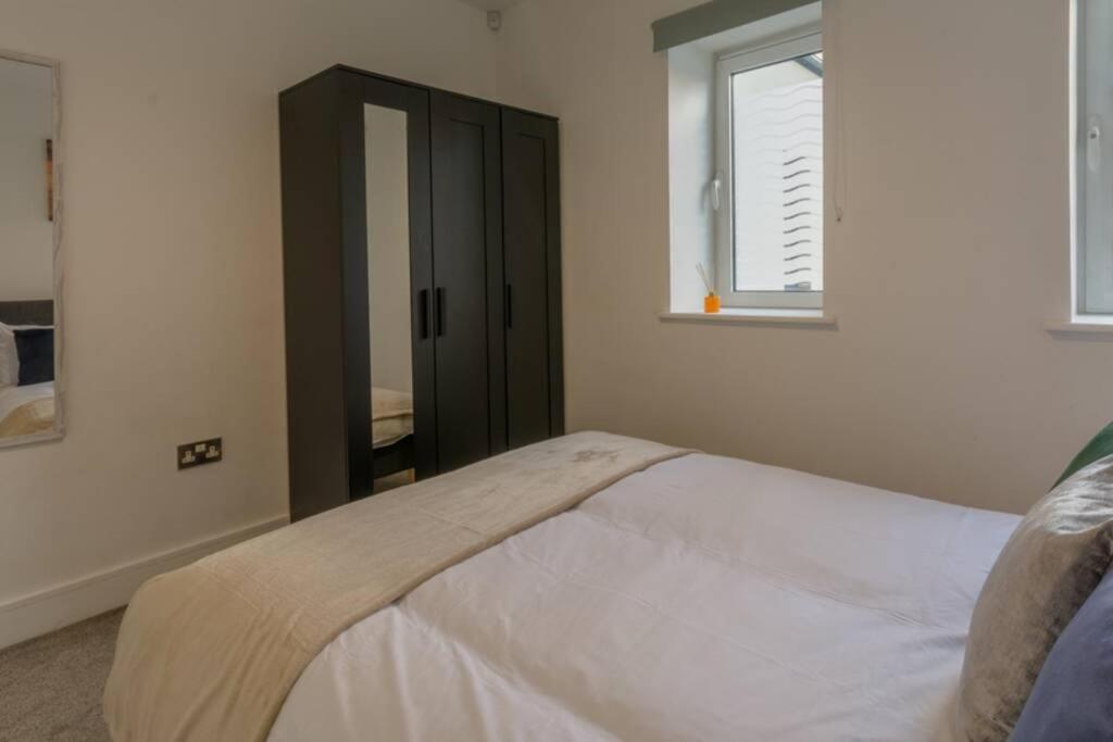 Modern York City Centre Apartment With Free Gated Parking