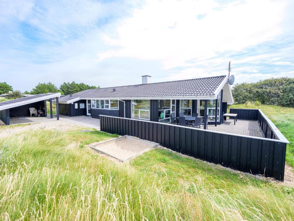 Fotografie z fotogalerie ubytování Holiday home Henne CVII v destinaci Henne Strand