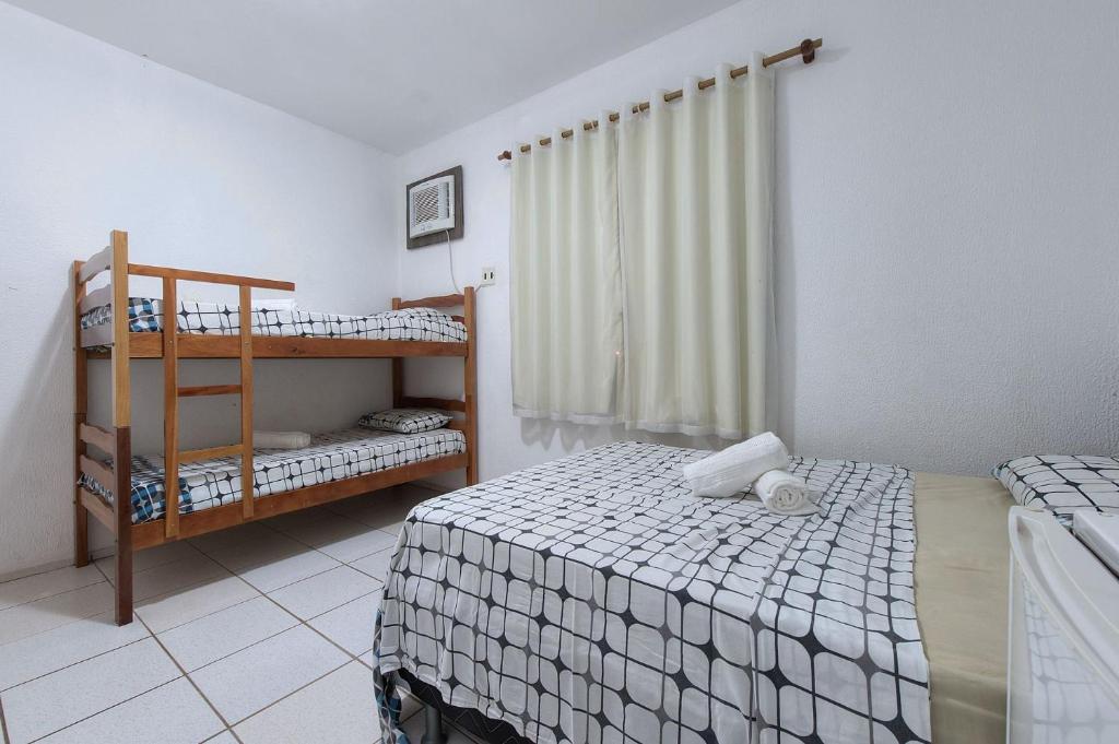  Casa amarela em Porto das Dunas by Carpediem