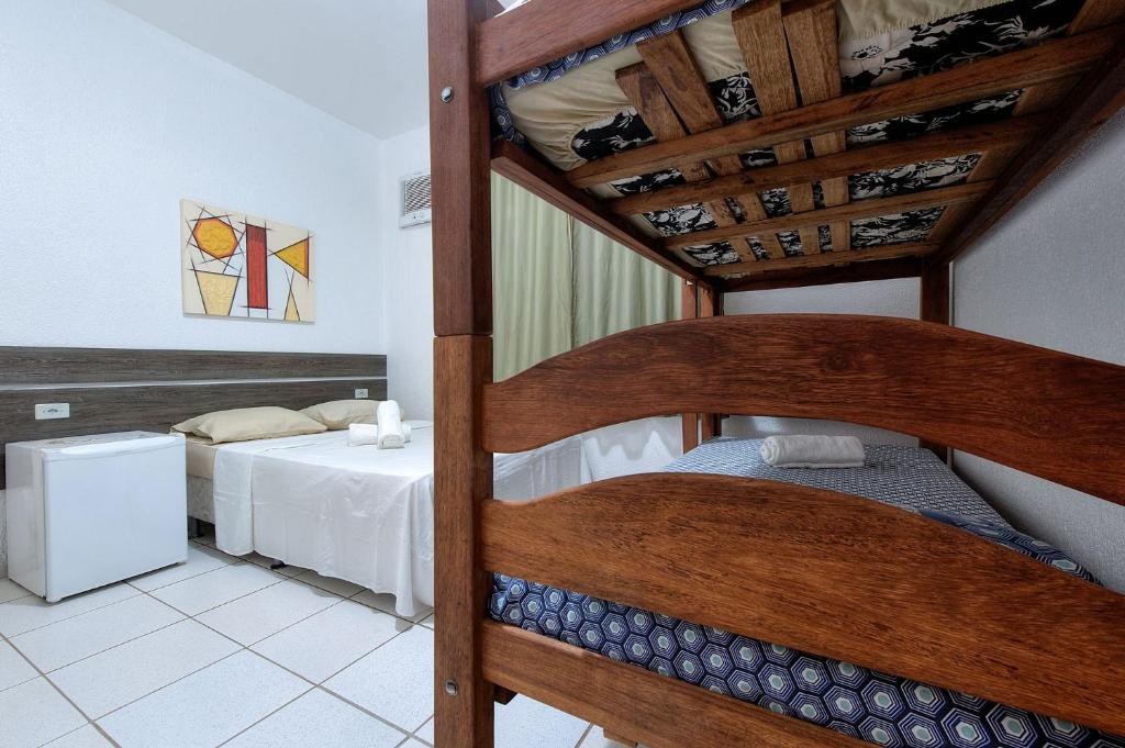  Casa amarela em Porto das Dunas by Carpediem