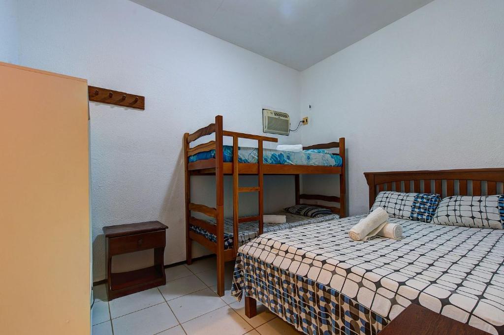  Casa amarela em Porto das Dunas by Carpediem