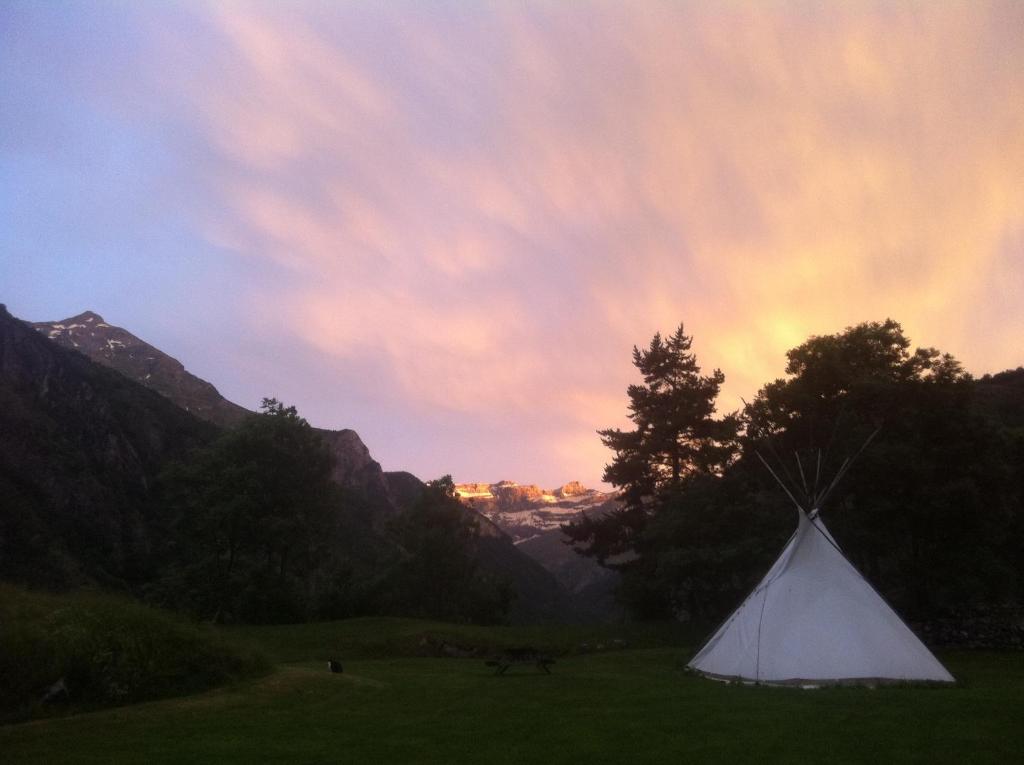 Loodusmaastik of the luxury tent lähedal