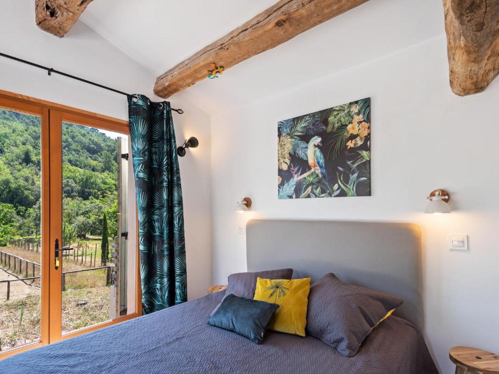Postel nebo postele na pokoji v ubytování Villa in Bargemon with Pool and Mountain Views