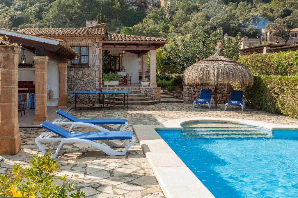 Villa con piscina y casa en Encis, en Pollensa