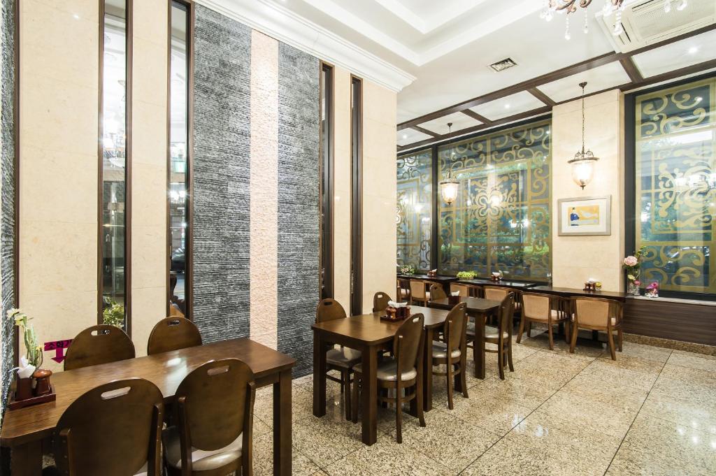 Restaurace v ubytování Aura Hotel