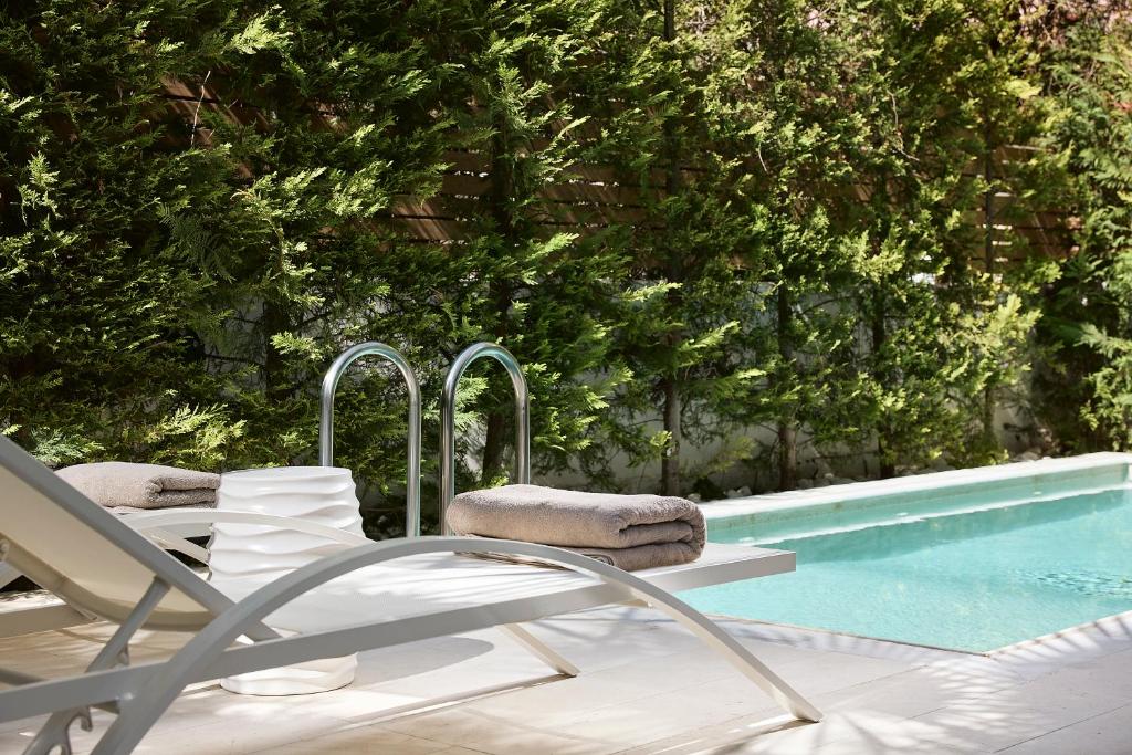 Bazén v ubytovaní Elaia Luxury Condo Glyfada alebo v jeho blízkosti