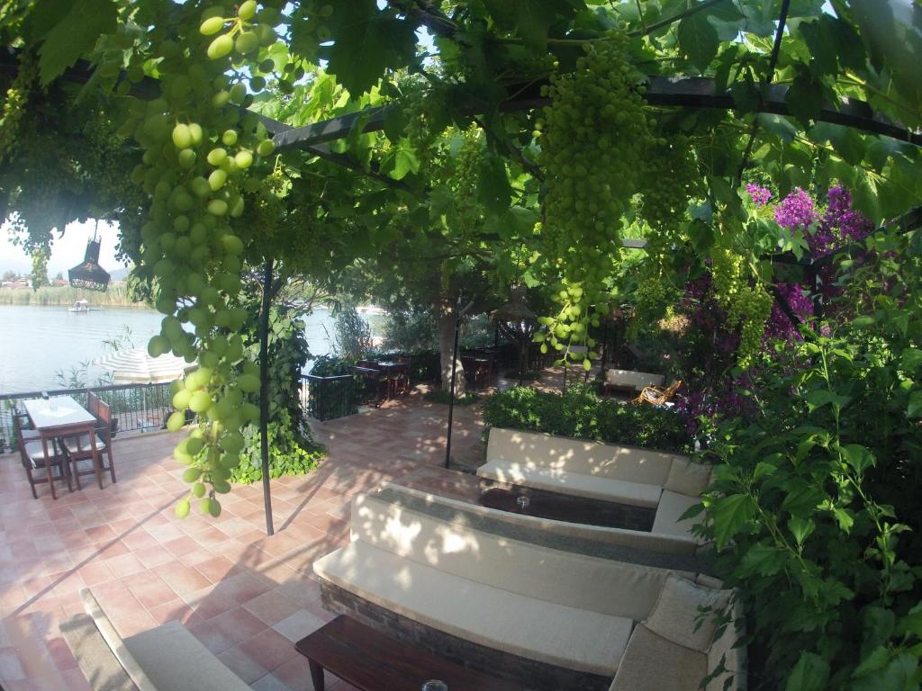 Zahrada ubytování Lindos Pension