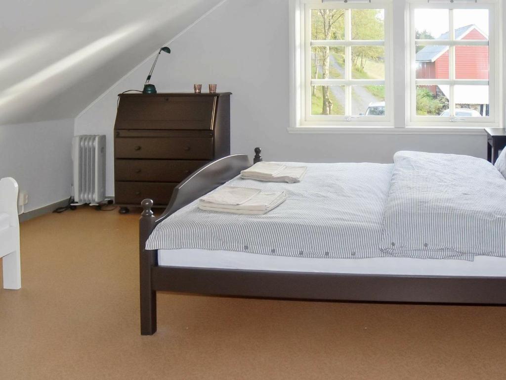 Postel nebo postele na pokoji v ubytování Holiday home Masfjordnes