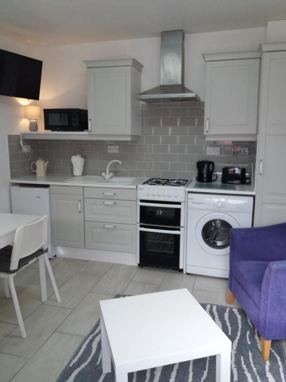 Kuchyň nebo kuchyňský kout v ubytování Lettermore Apartment 2