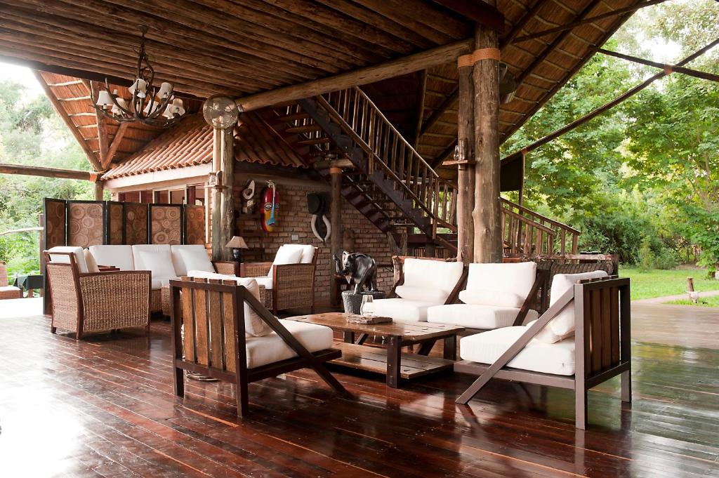 Posezení v ubytování Selous Kinga Lodge