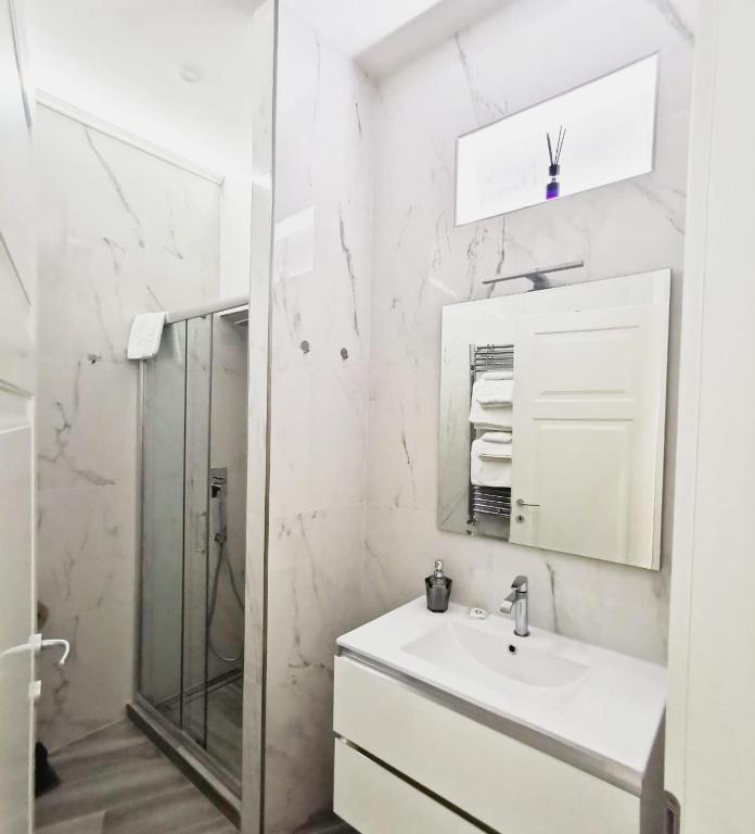 Duomo Platinum Apartments - 15