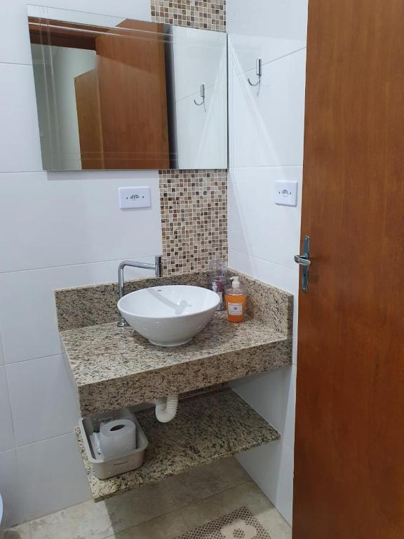  Casa Cantinho Mar e Sol- 1km da praia Martim de Sá