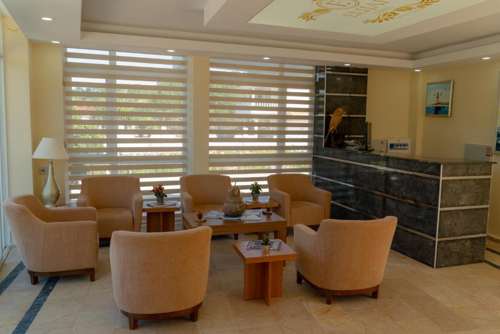 The lobby or reception area at Elijah Hotel