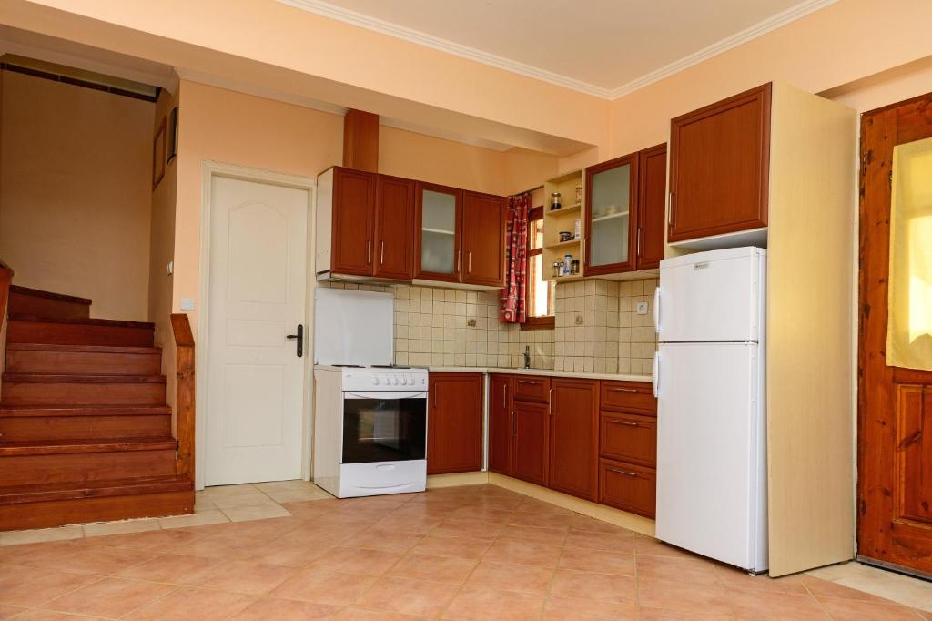 A kitchen or kitchenette at Irida