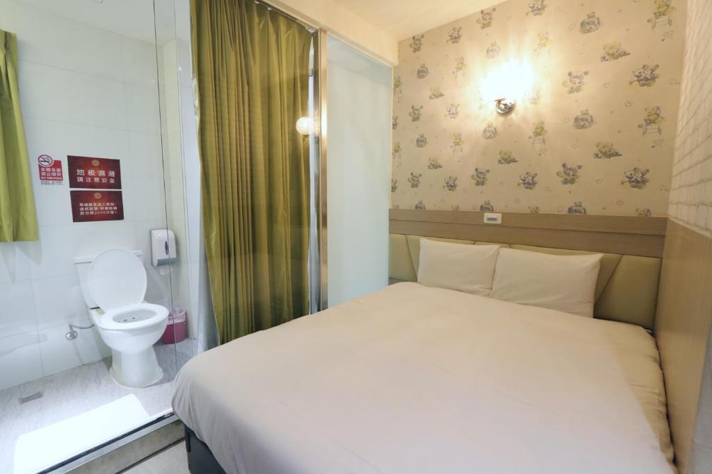 Chao She Hotel - Double Room - No Window