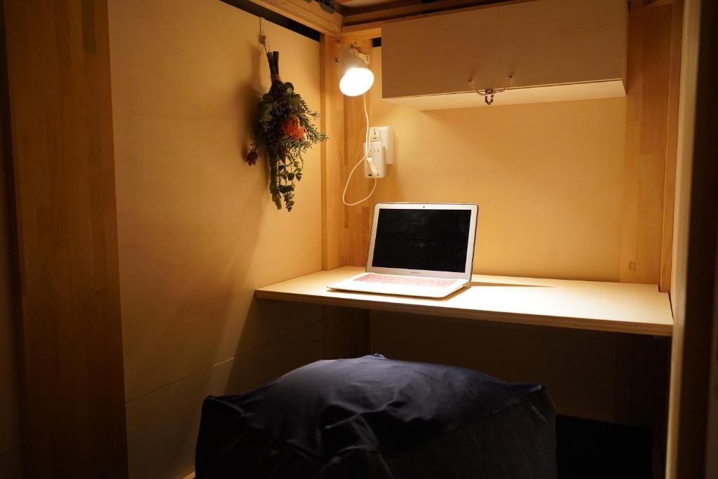 Konyamachi Guest House Kuku - Female Dormitory Room