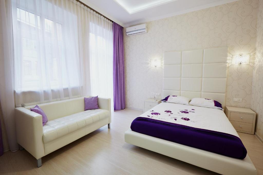 Crystal Apartments - 