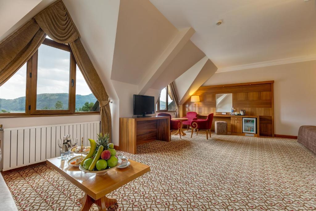 Buyuk Abant Hotel - Doble Habitación De Lujo Con Lado Del Lago