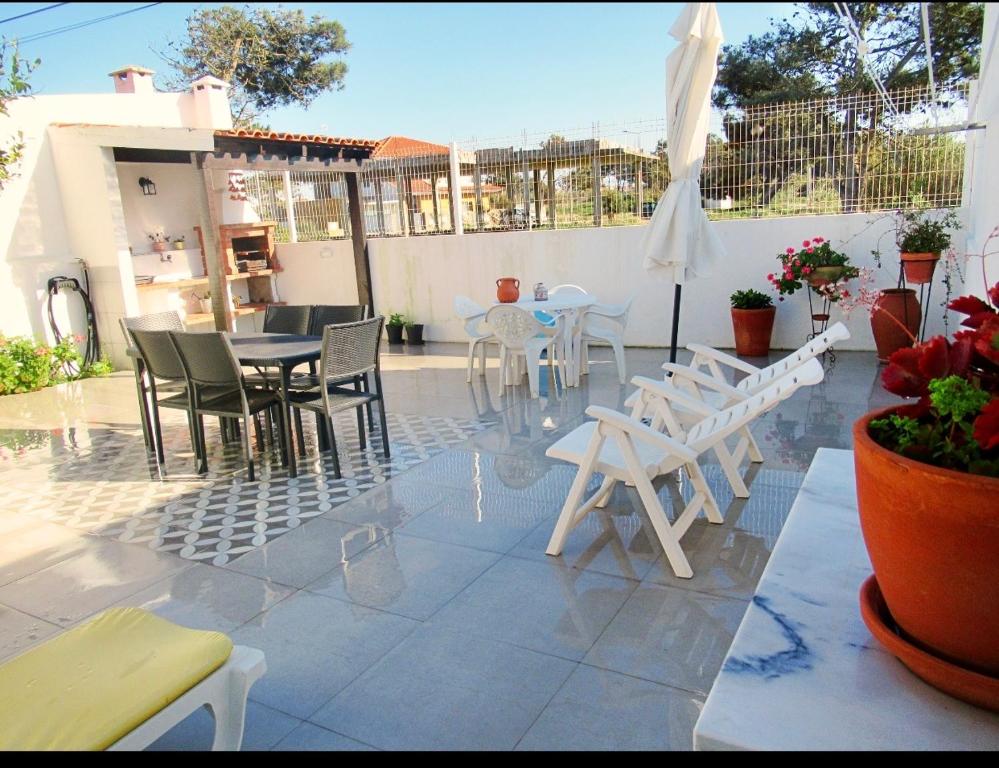 Silver Coast Beach House - Five-Bedroom House
