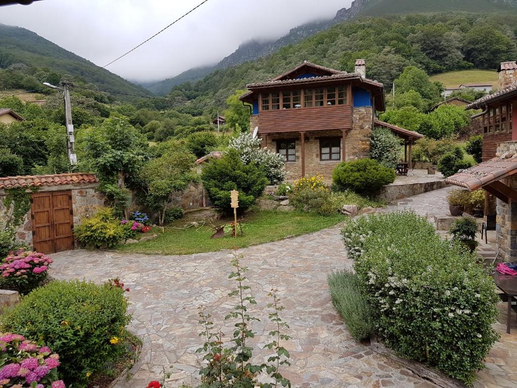 Casa Rural La Matuca, Senda Del Oso, Asturias, Bucida, Spain ...