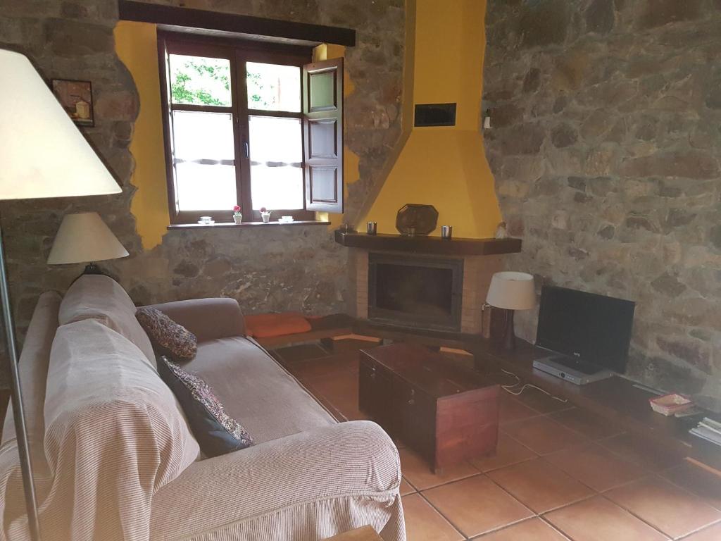 Casa Rural La Matuca, Senda Del Oso, Asturias (España Bucida ...