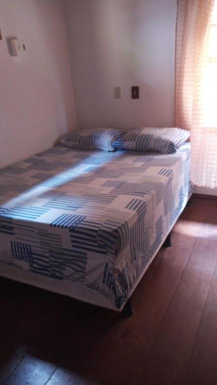  CASA AMPLA E AREJADA.EXCELENTE LOCALIZAÇÃO! ACEITA PETS