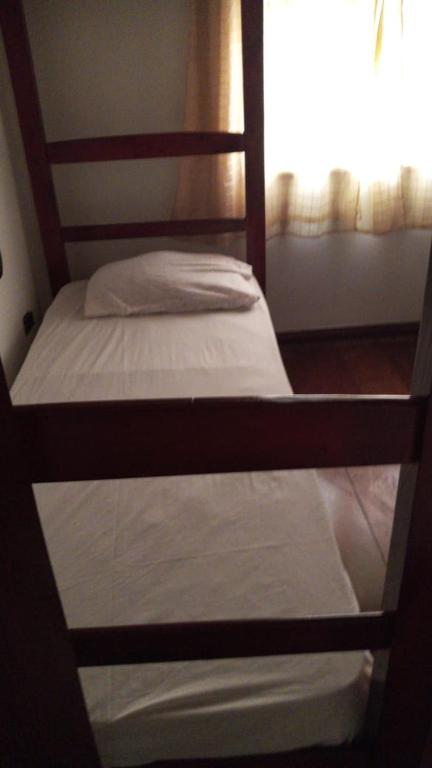  CASA AMPLA E AREJADA.EXCELENTE LOCALIZAÇÃO! ACEITA PETS
