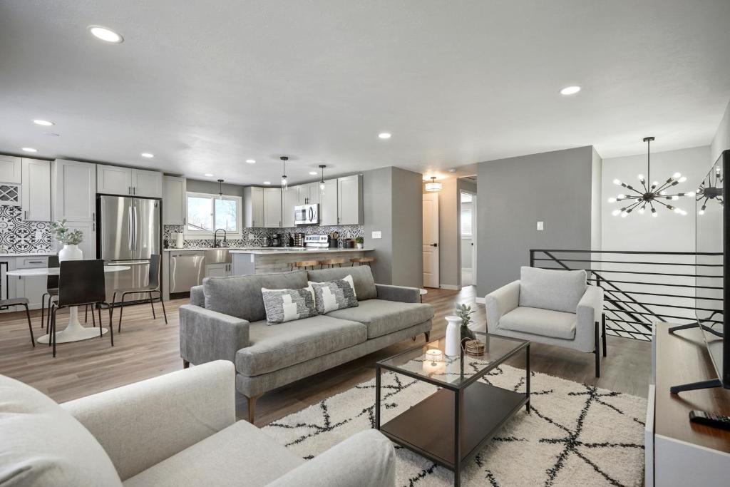 @ Marbella Lane - 4BR Executive House Ldry + P - Housity