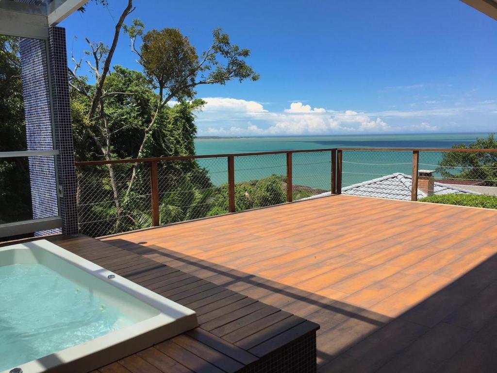  Linda casa com vista para o mar em condomínio fechado