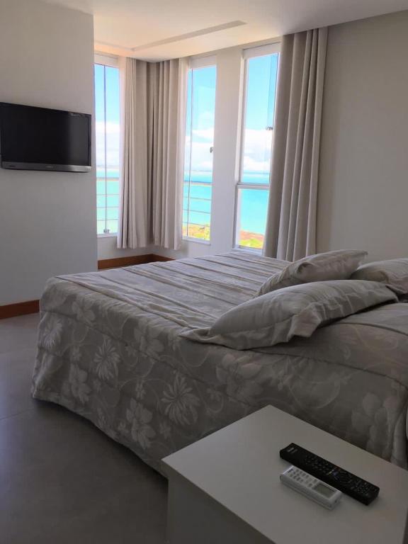  Linda casa com vista para o mar em condomínio fechado