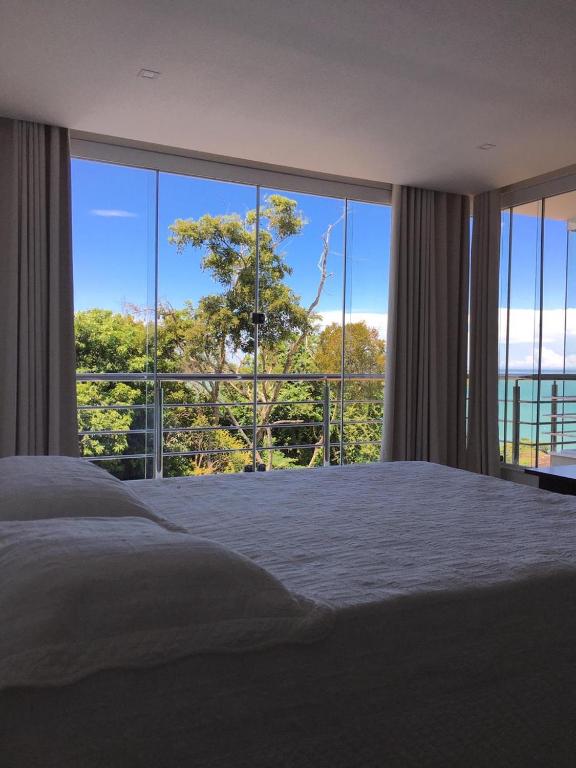  Linda casa com vista para o mar em condomínio fechado