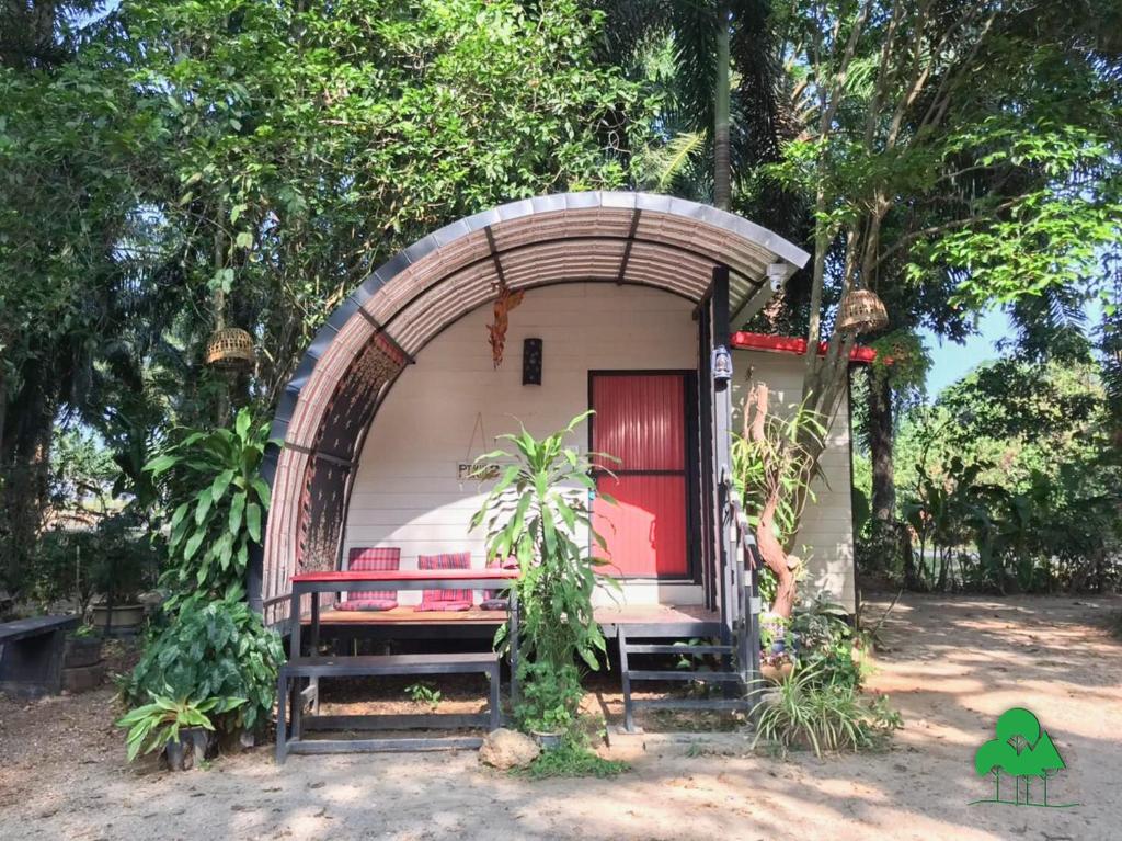 Zahrada ubytování Baan Suanthip Homestay - Aoluek Natural Retreat